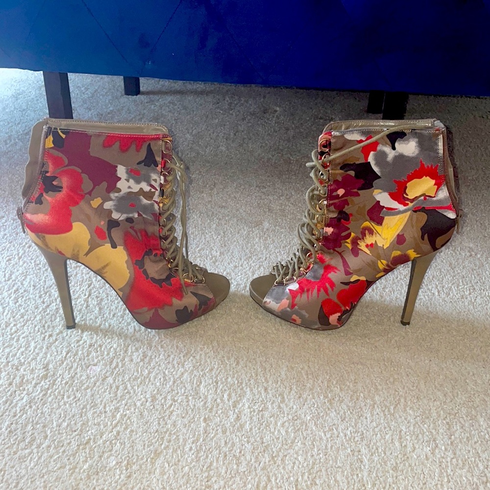Two Sided Heels Booties